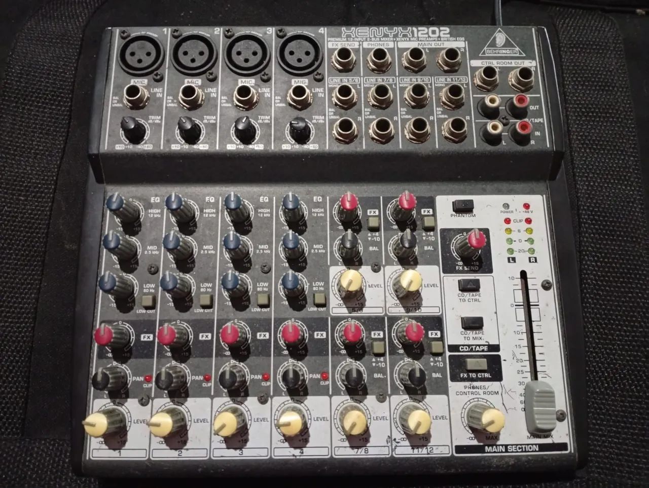 Mesa de SOM BEHRINGER 422024305558824962