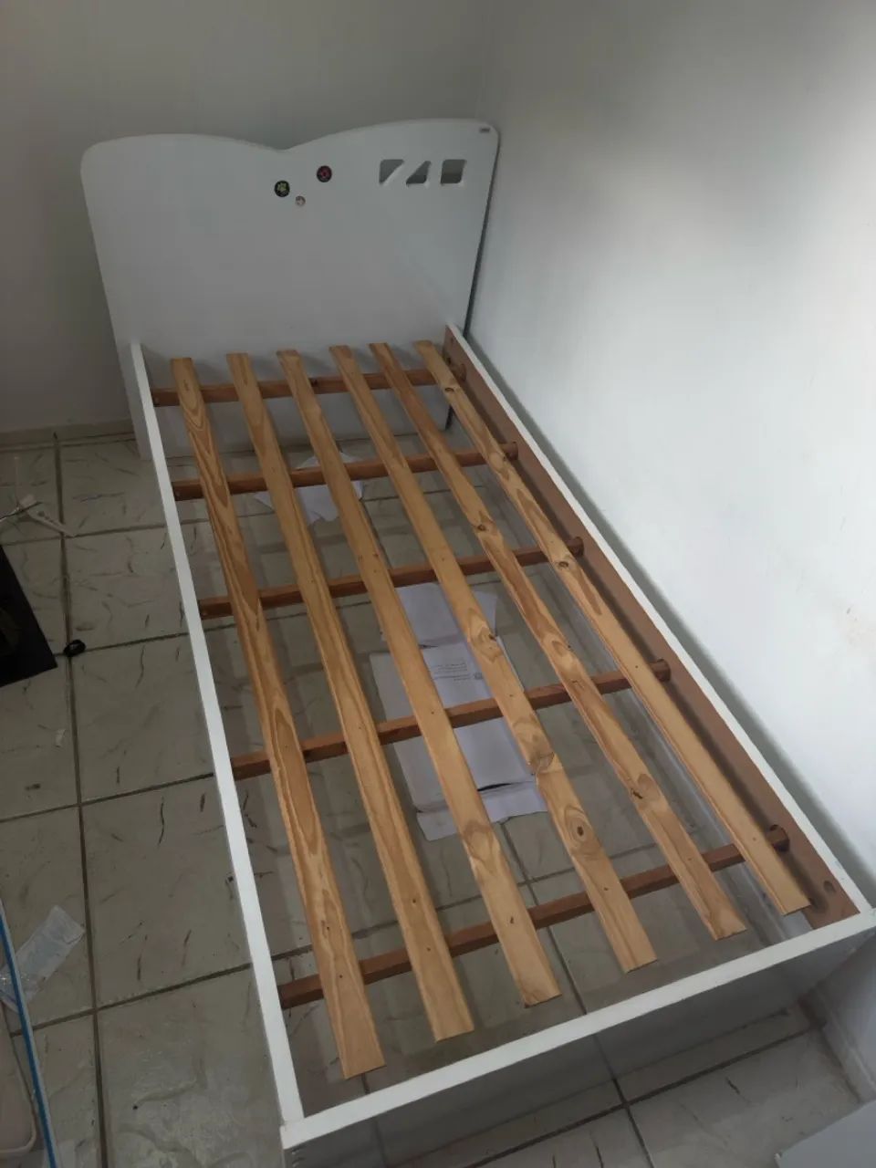 Cama de solteiro branca - Foto 2