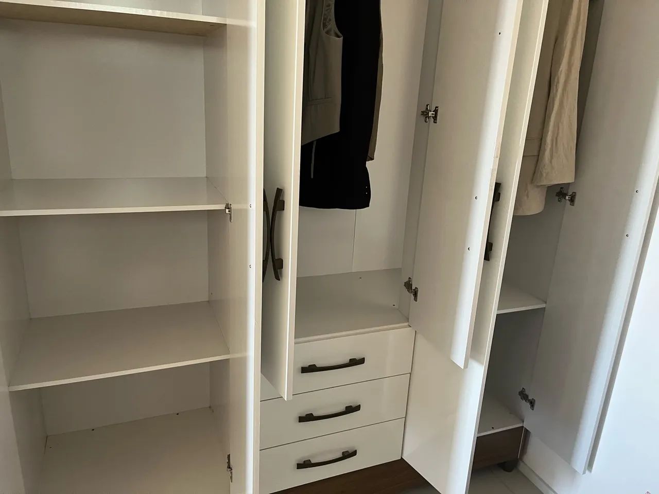 Guarda roupa 6 portas  - Foto 3