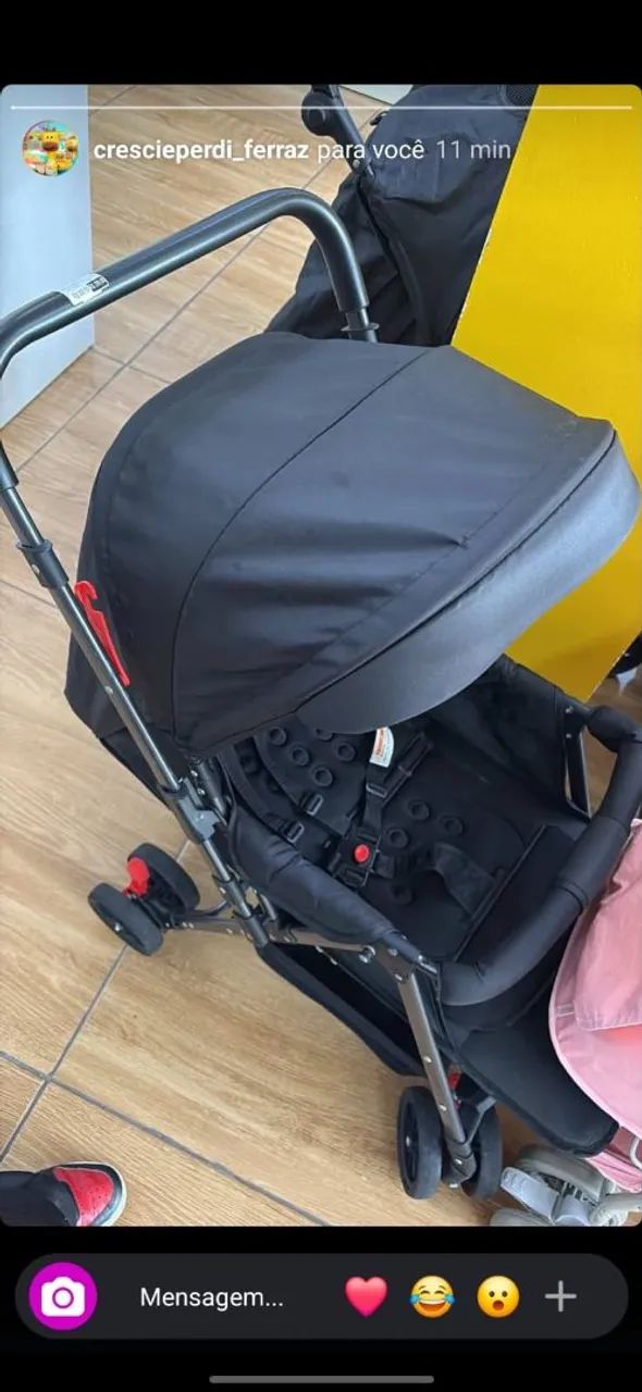 Carrinho de bebê com alça reversível  - Foto 4