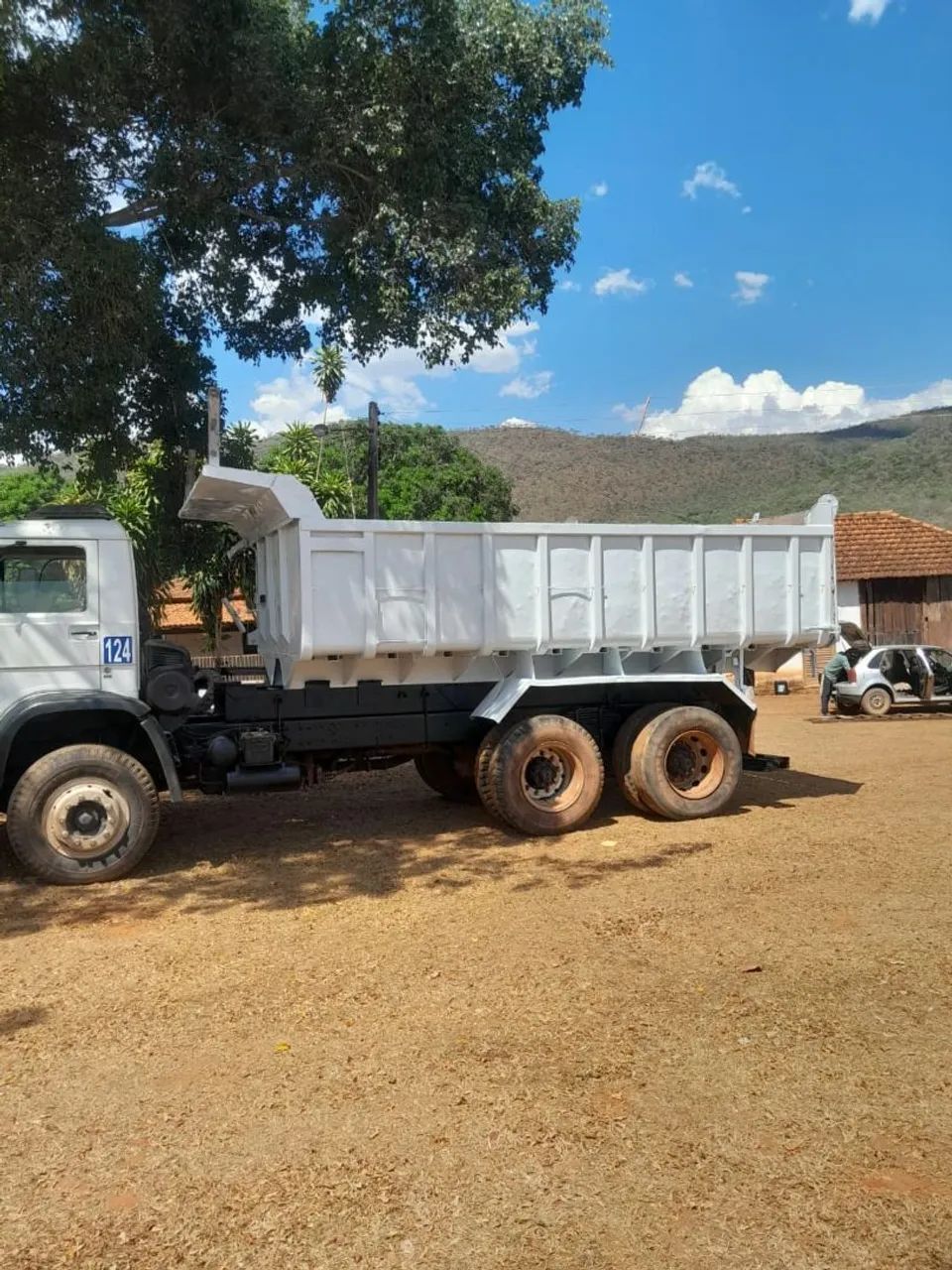 Caminhão Caçamba tracado 26 260W 