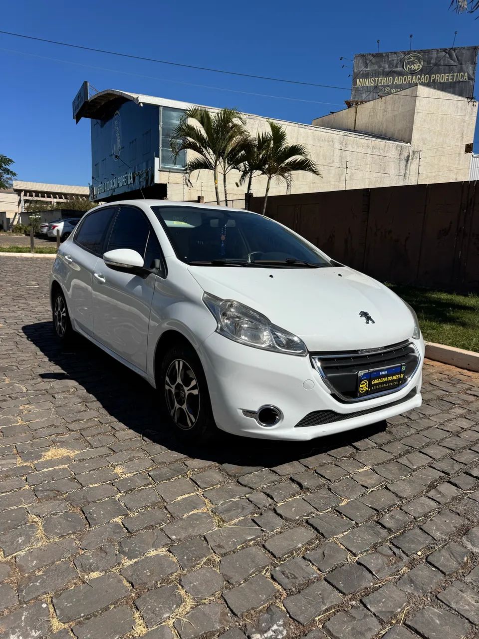 Peugeot 208 2016