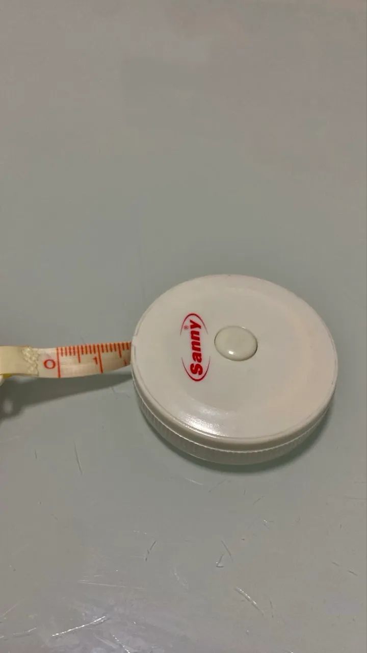 Vende - se 2 fitas métricas 