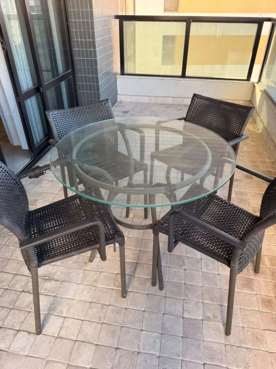Mesa em vidro e aço excelente