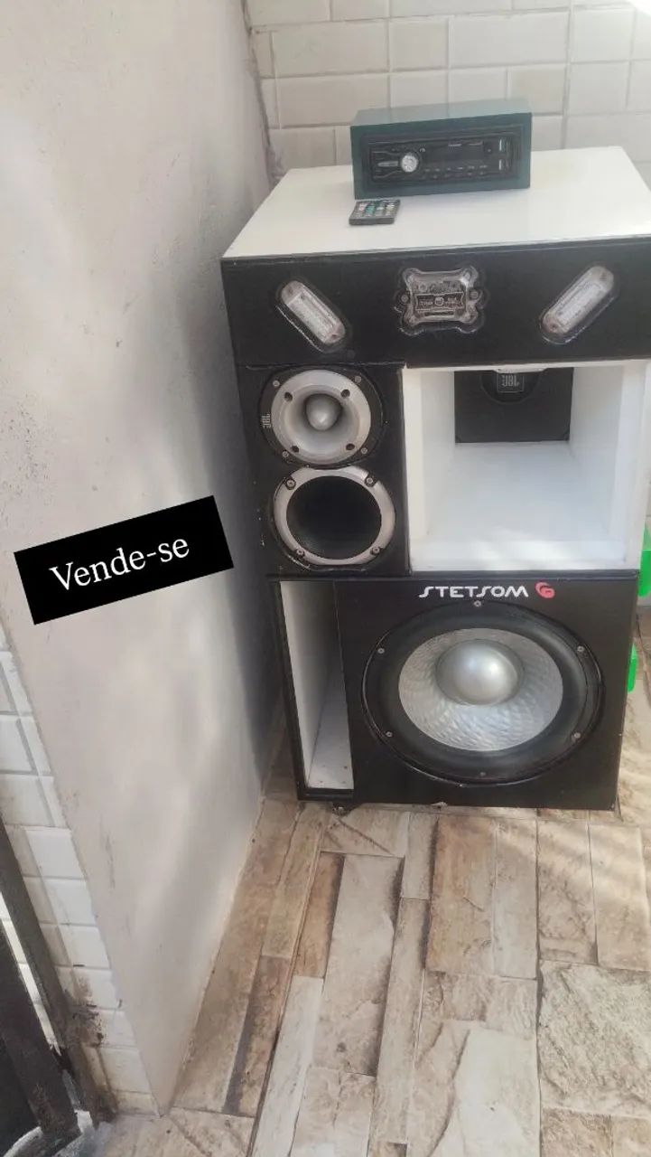 Vende-se uma caixa Bob 