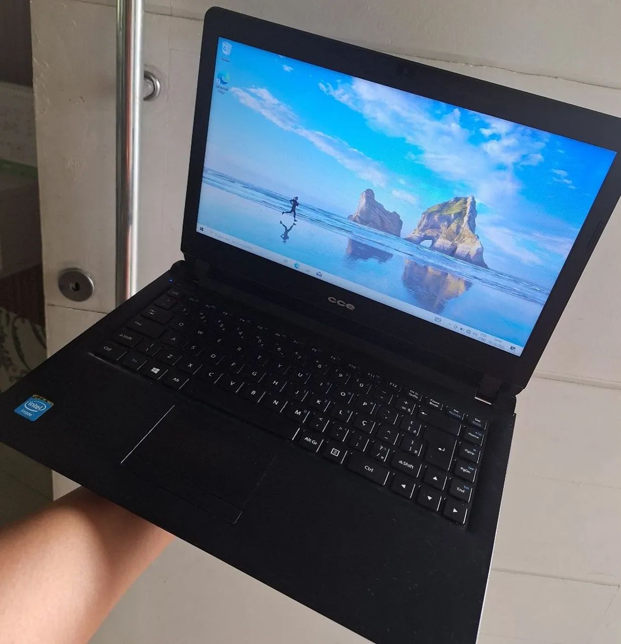 Notebook ótimo para estudos,4gb de ram,Processador Intel celeron,hd de 320gb - Foto 2