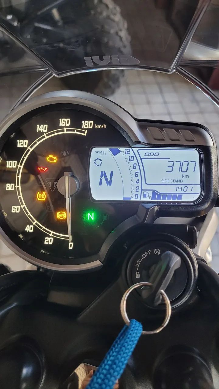 Speed 400 Triumph  - Foto 2