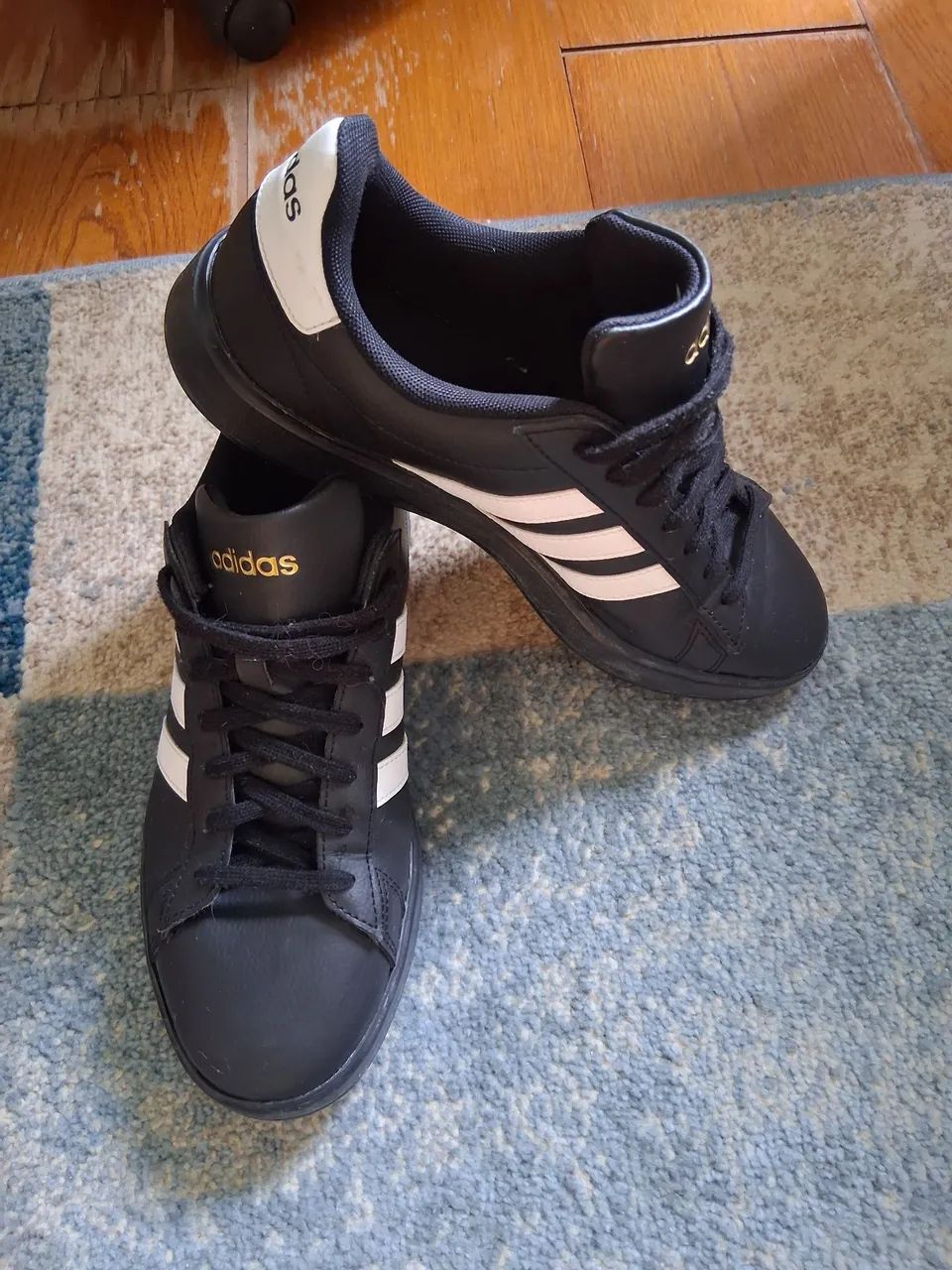 ADIDAS Court 2.0