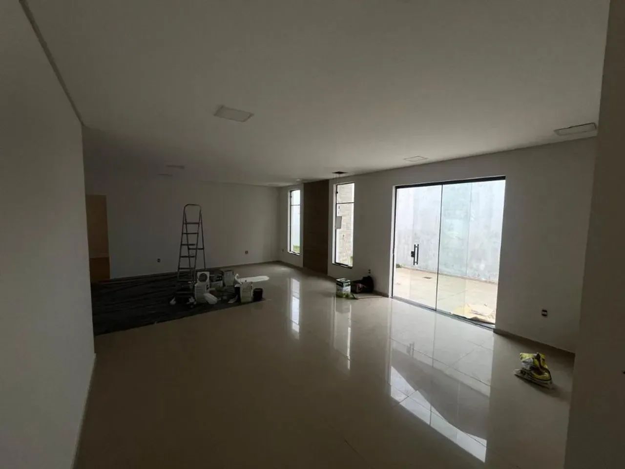 Térrea para aluguel possui 380 metros quadrados com 4 quartos - Foto 4