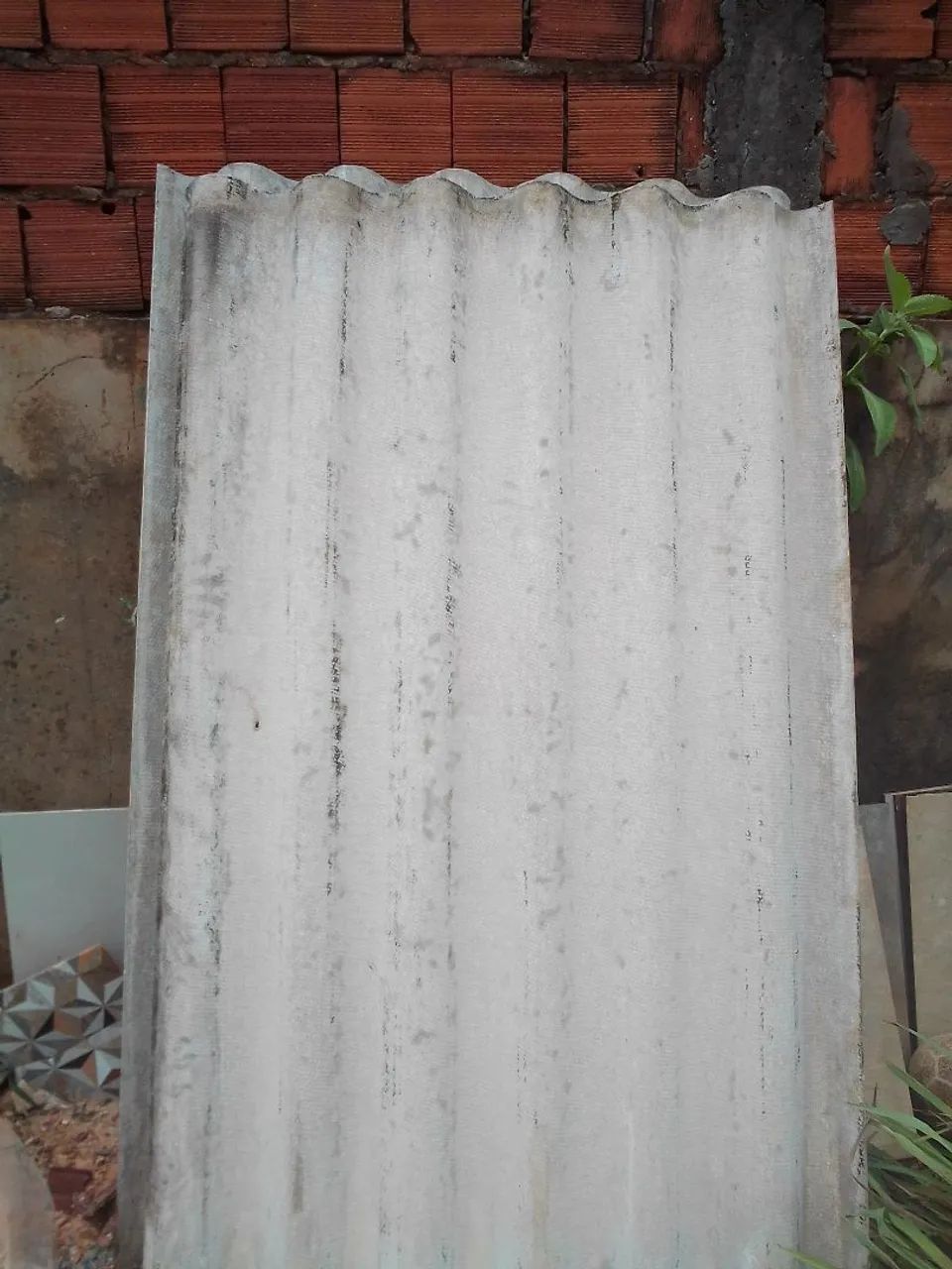 Vendo 5 tábuas e 2 telhas  - Foto 4