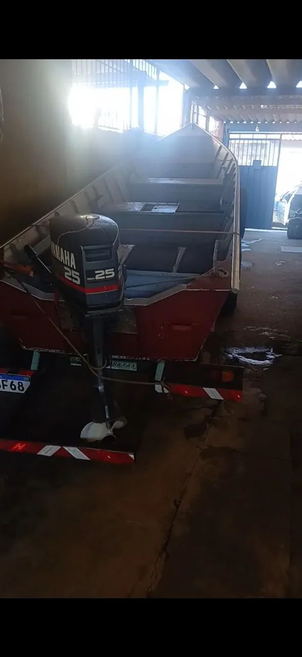 Barco com motor e carreta  - Foto 2