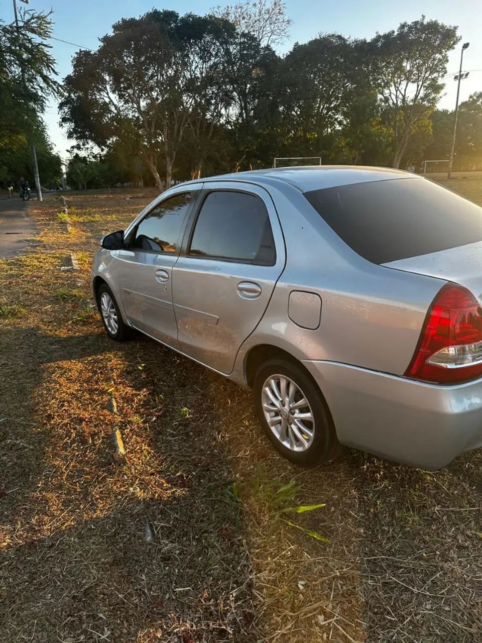Toyota Etios ETIOS XLS Sedan 1.5 Flex 16V 4p Mec. 2015