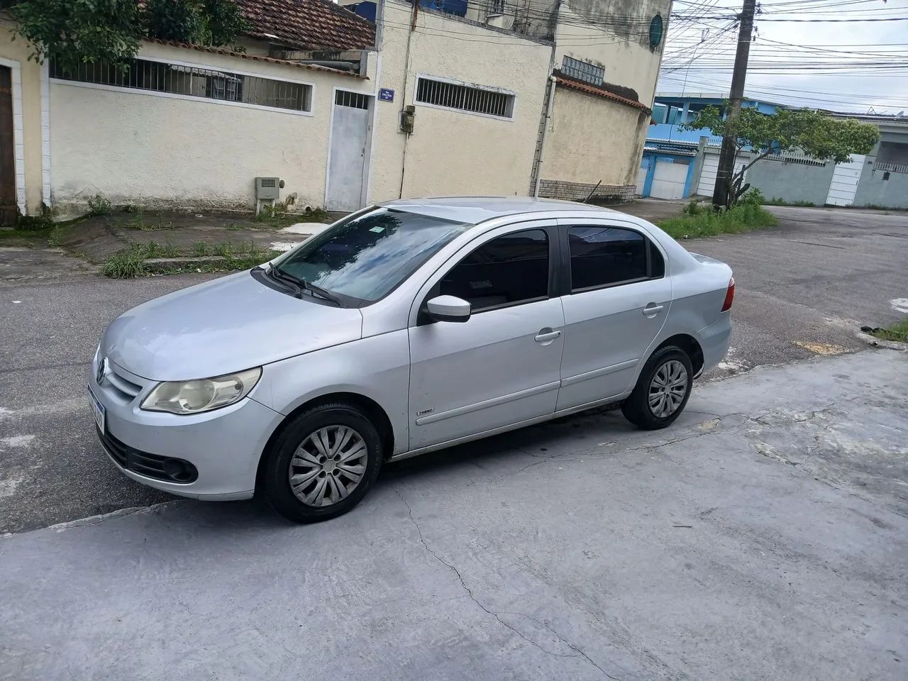 Volkswagen Voyage VOYAGE 1.0/1.0 City Mi Total Flex 8V 4p 2010