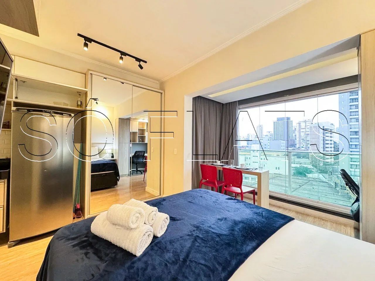 Studio mobiliado à venda em Perdizes no VN Turiassu com varanda e lazer completo