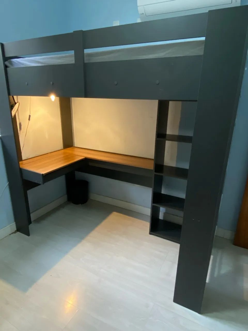 Cama Alta Solteiro + Escrivaninha + Estante - Ganhe Espaço!