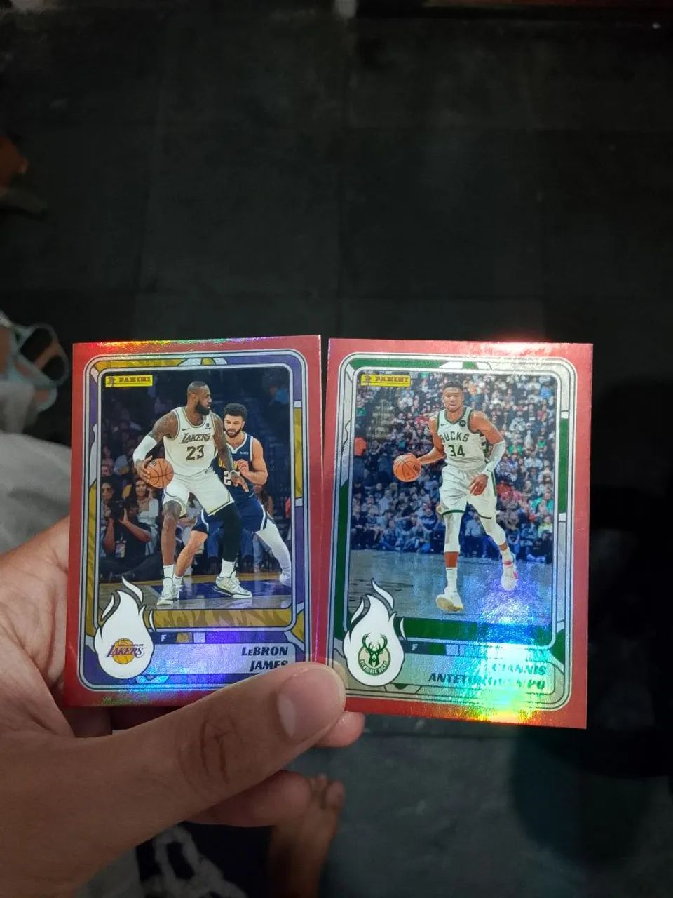 Cartas LeBron James e Giannis panini