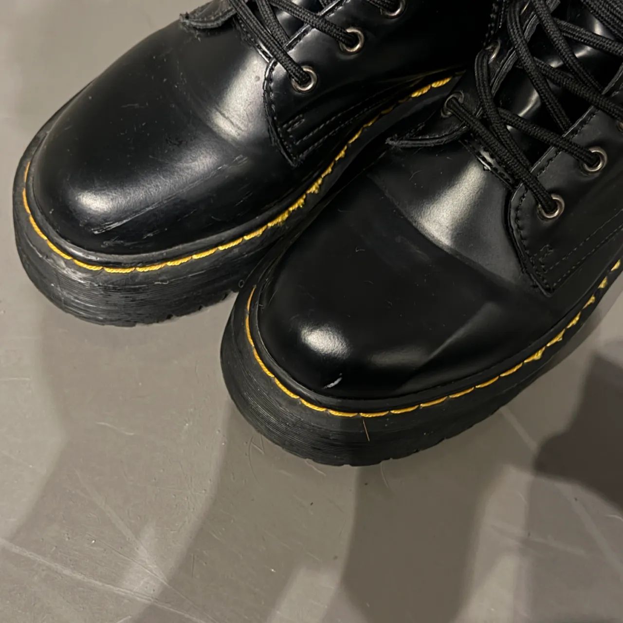 Bota Dr Martens Preta 39/40 - Foto 3