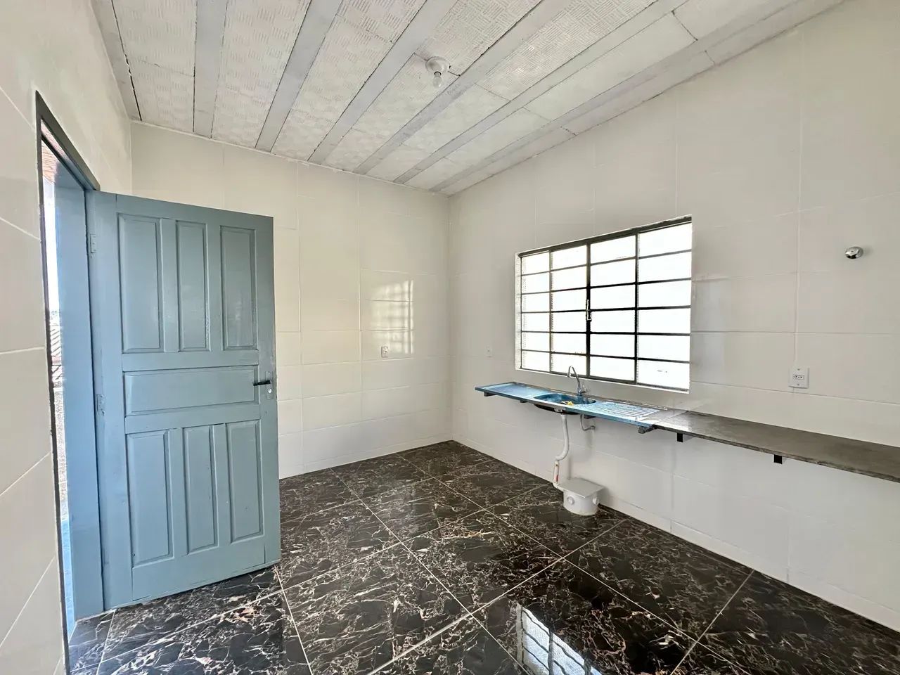 Casa independente com 3 quartos e suíte no bairro Gloria - Foto 4