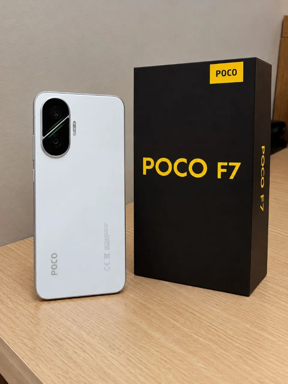 Poco F7 - Semi-novo!!!!! 