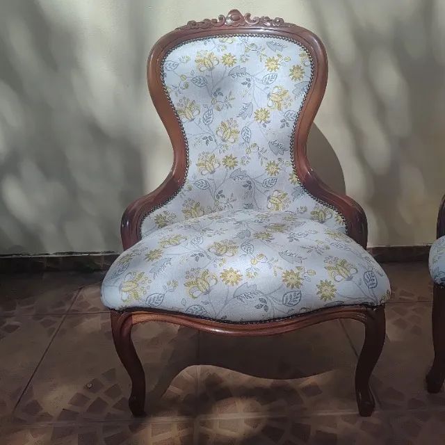 Poltronas Vitorianas Almofadadas - Foto 4