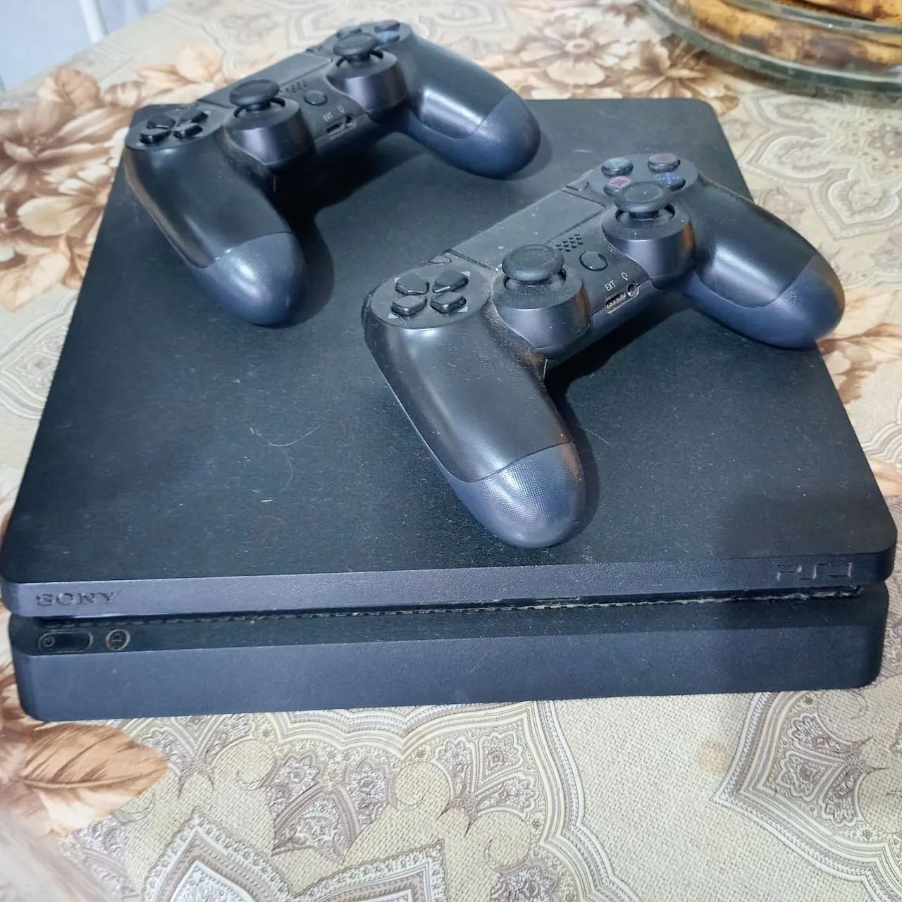 Playstation 4 slim 