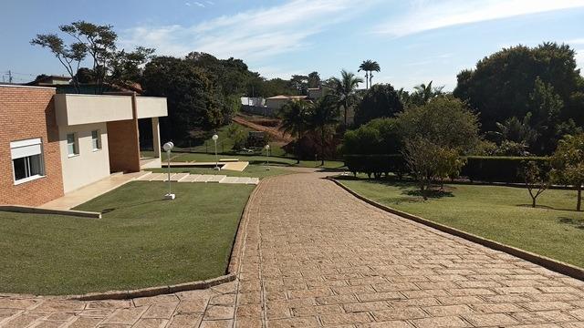 Vendo maravilhosa chácara em condomínio com frente para lago - Foto 2