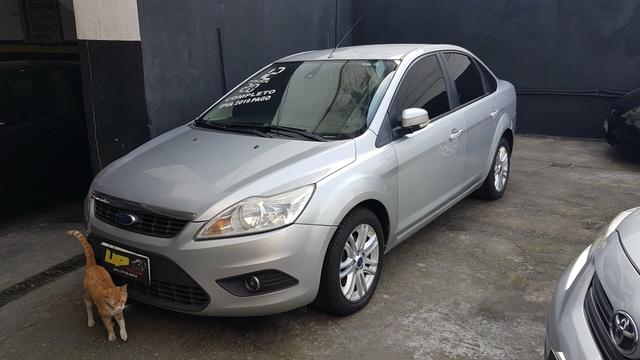 Ford Focus sedan 2012