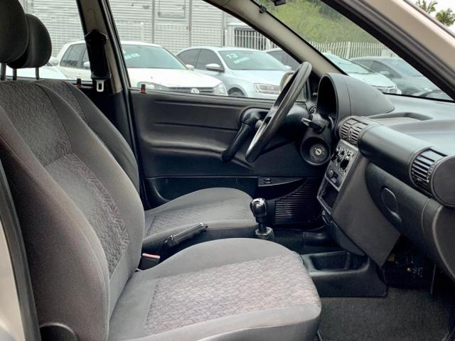 Corsa Sedan 1.0 - 2005 - Foto 12