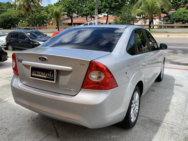 Focus Sedan GLX 2.0 Automático 2013/2013 - Foto 16
