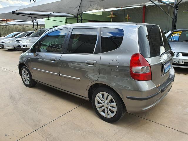 Honda Fit Lx Ano 2005 - Foto 6