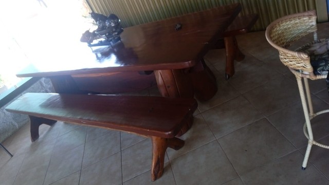 mesa de madeira maciça  tamanho 2.5 mt 