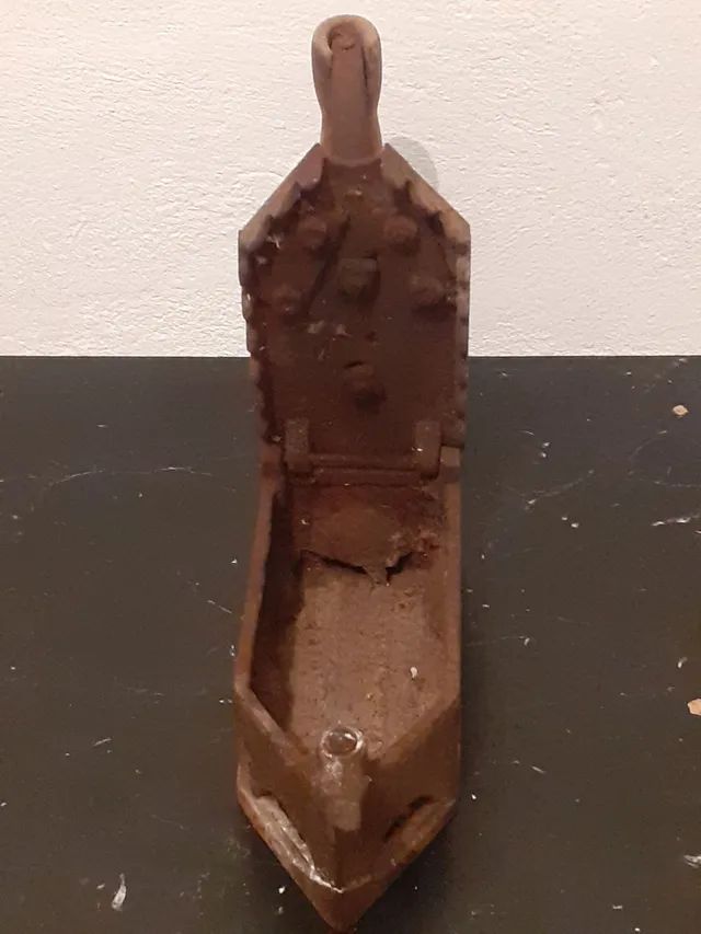 Ferro de Passar Roupas à Carvão Peça para Colecionadores  - Foto 6