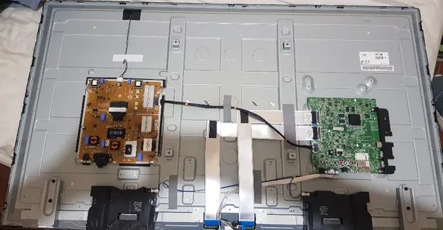 TV LG 49 UH 6500 ( peças ) - Foto 2