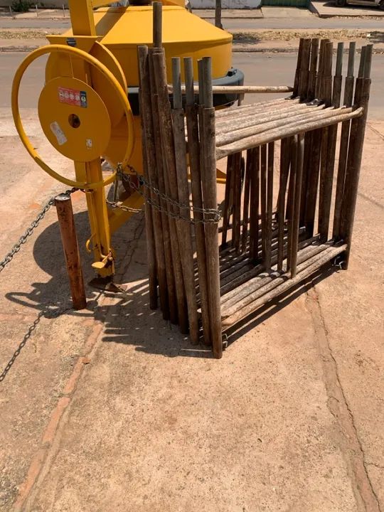 Betoneira menegotti e andaimes - Foto 2