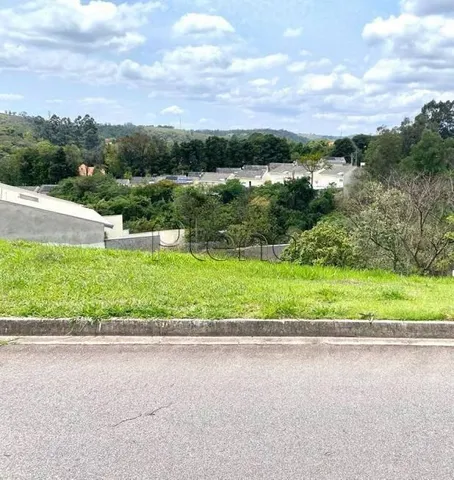 Terreno à venda com 811 m² no Villa D'Oro, Vinhedo.