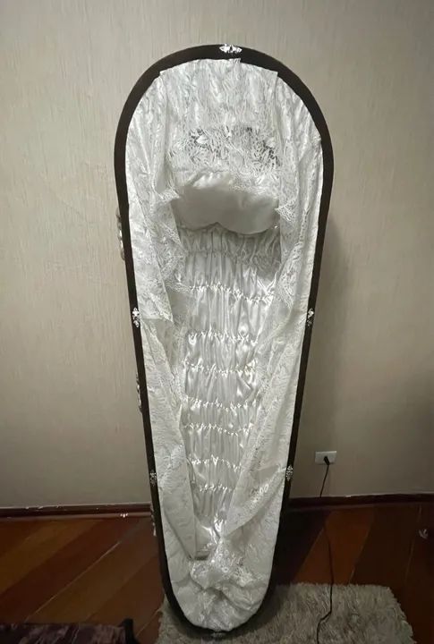 Caixão de Veludo Marrom - Foto 5