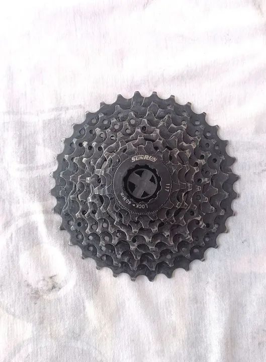Cassete 8v Sunrun 11-32 para hub padrão Shimano<br>
