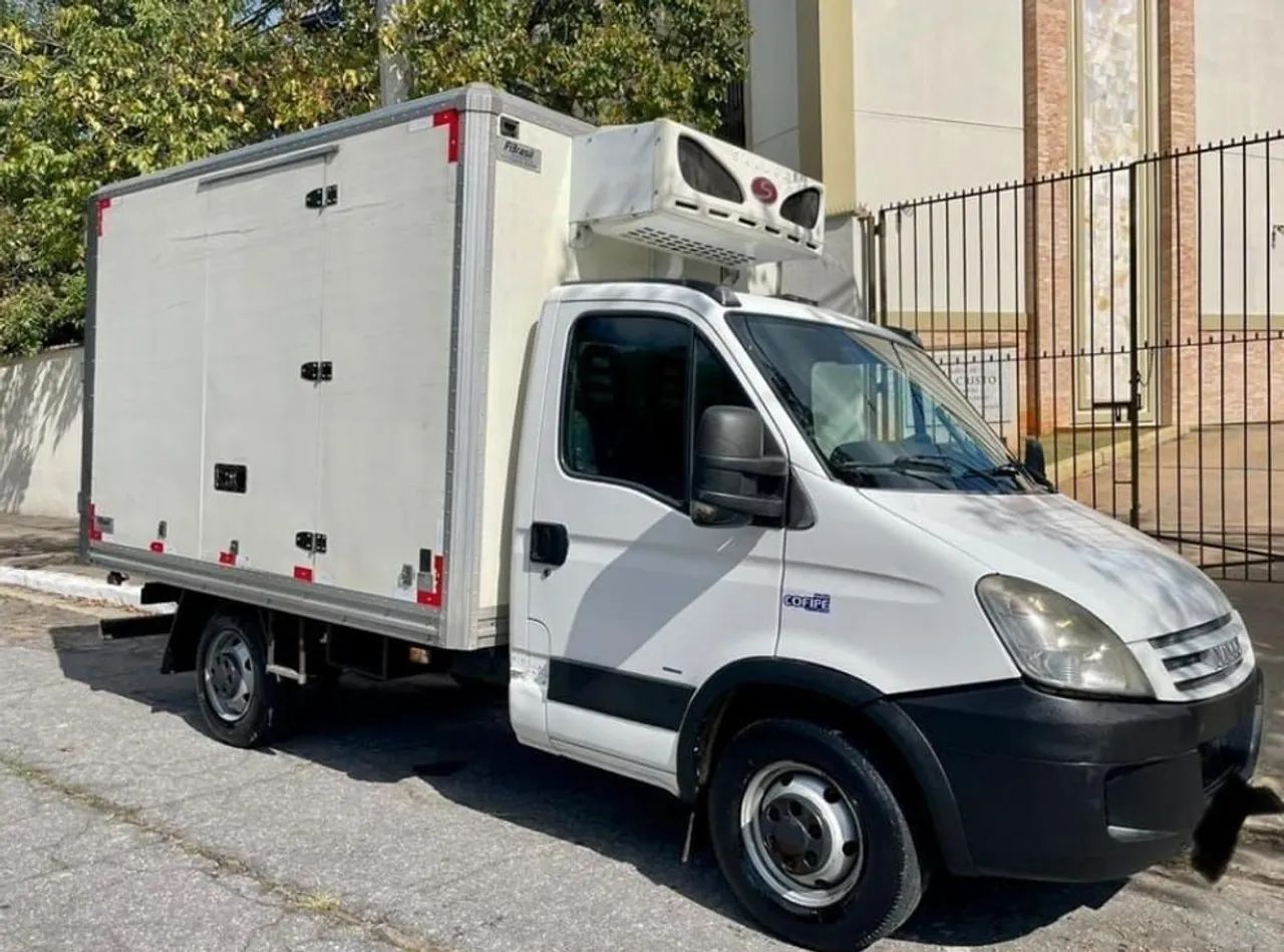 Iveco Bau Refrigerado 2015