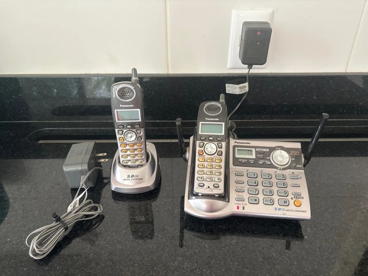 Telefone Panasonic - com secretária eletrônica extensão Sem Fio e Fixo