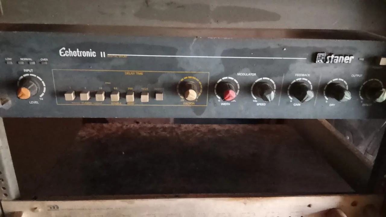 Efeito Echotronic II Digital Delay Staner
