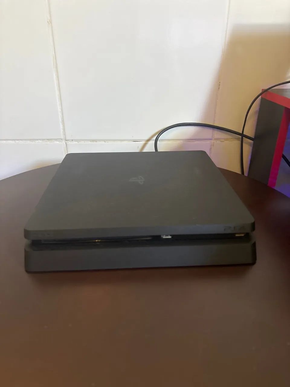 Playstation 4 SLIM 1TB - 2 controles