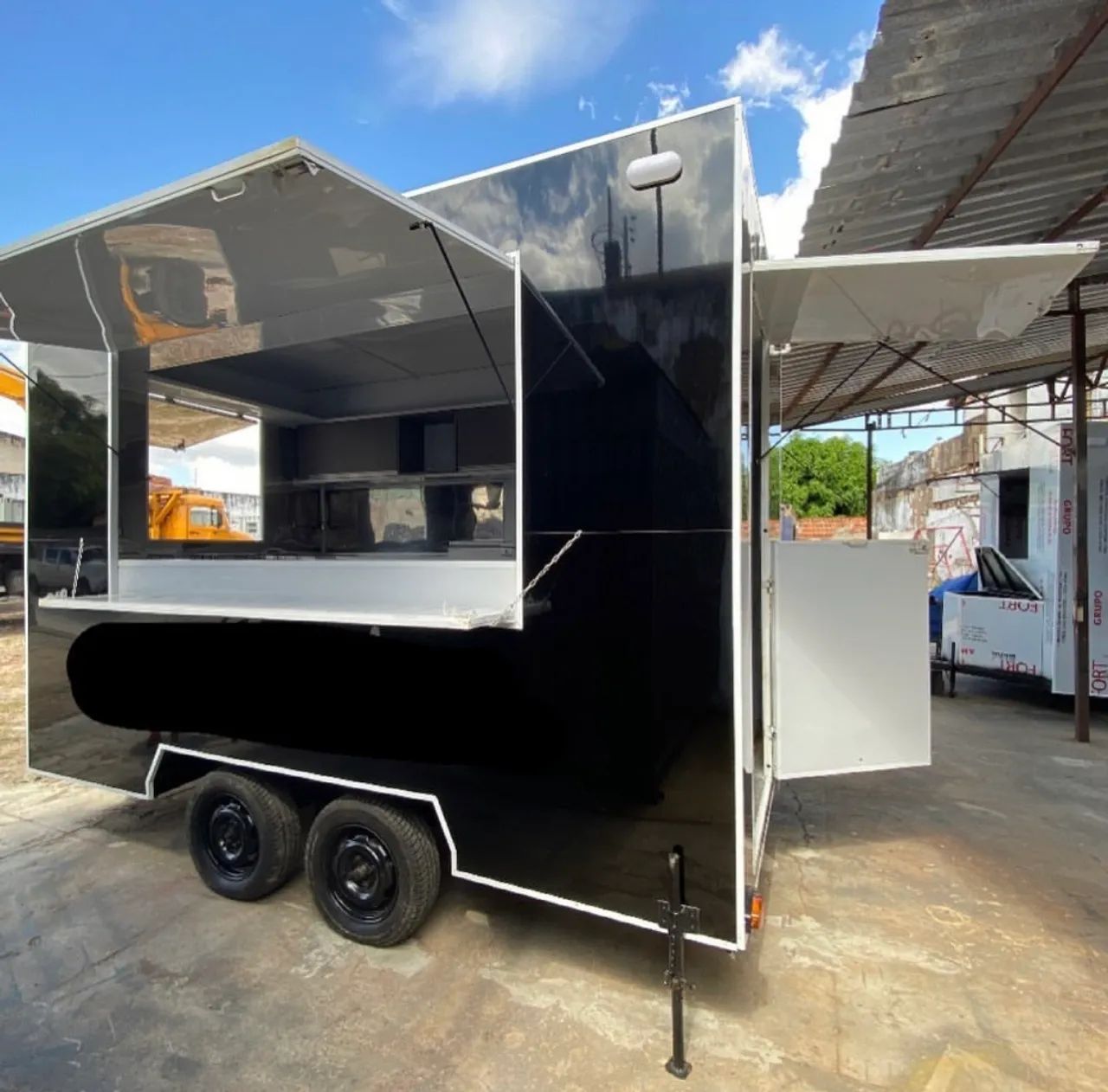 Trailers e Conteiners