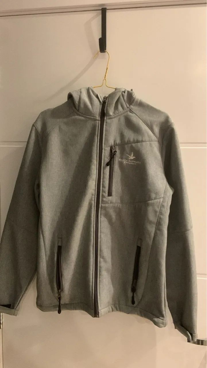 Roupas de marca intactas (pouquíssimo uso)