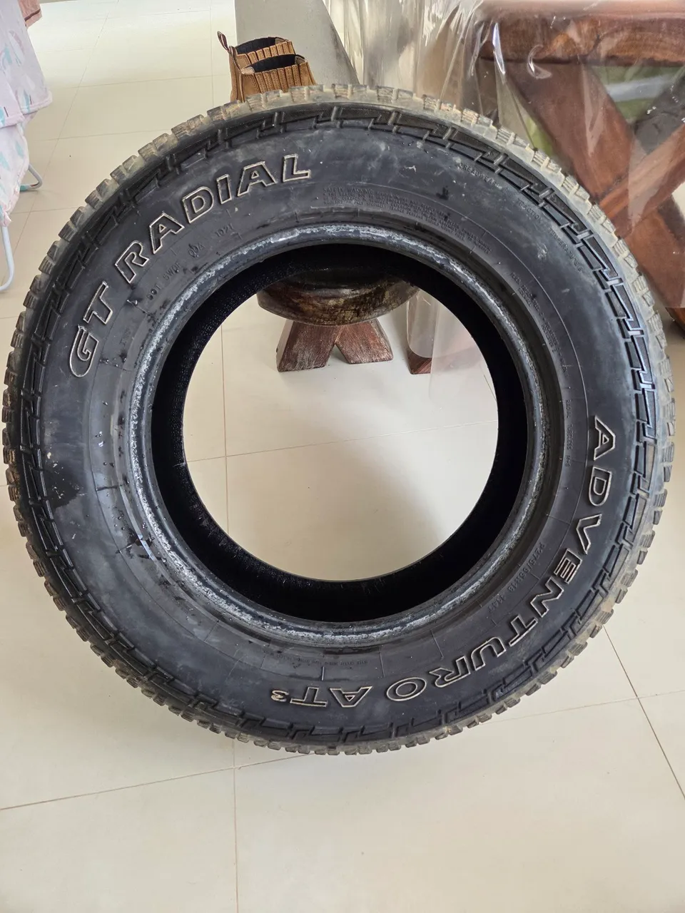 Pneu caminhonete semi novo