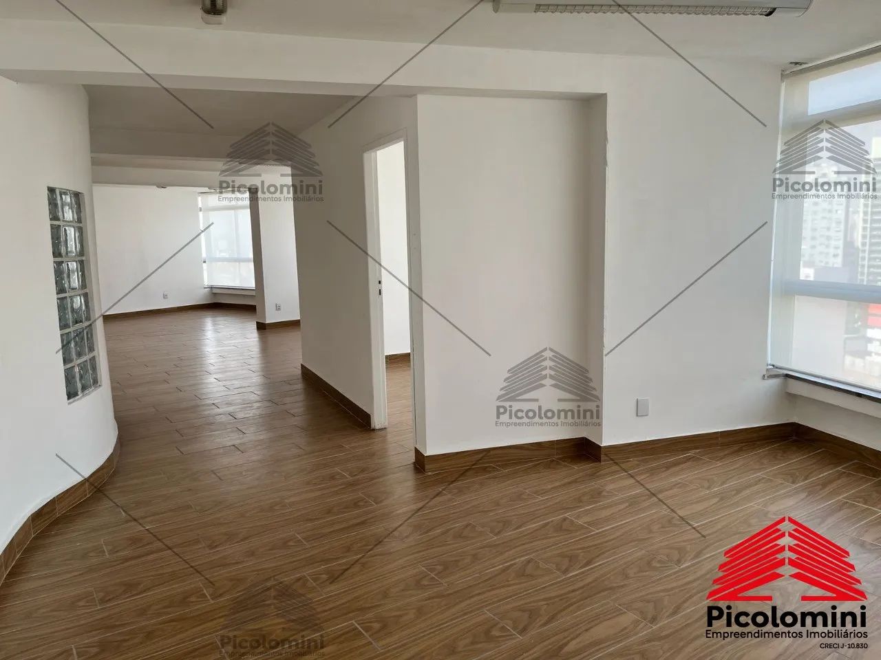 Sala comercial para locação no Brás de 190m², 2 banheiros, cozinha, vista privilegiada par - Foto 2
