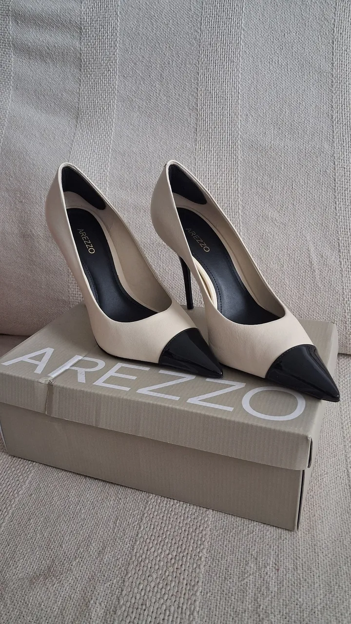 Scarpin Arezzo Bicolor