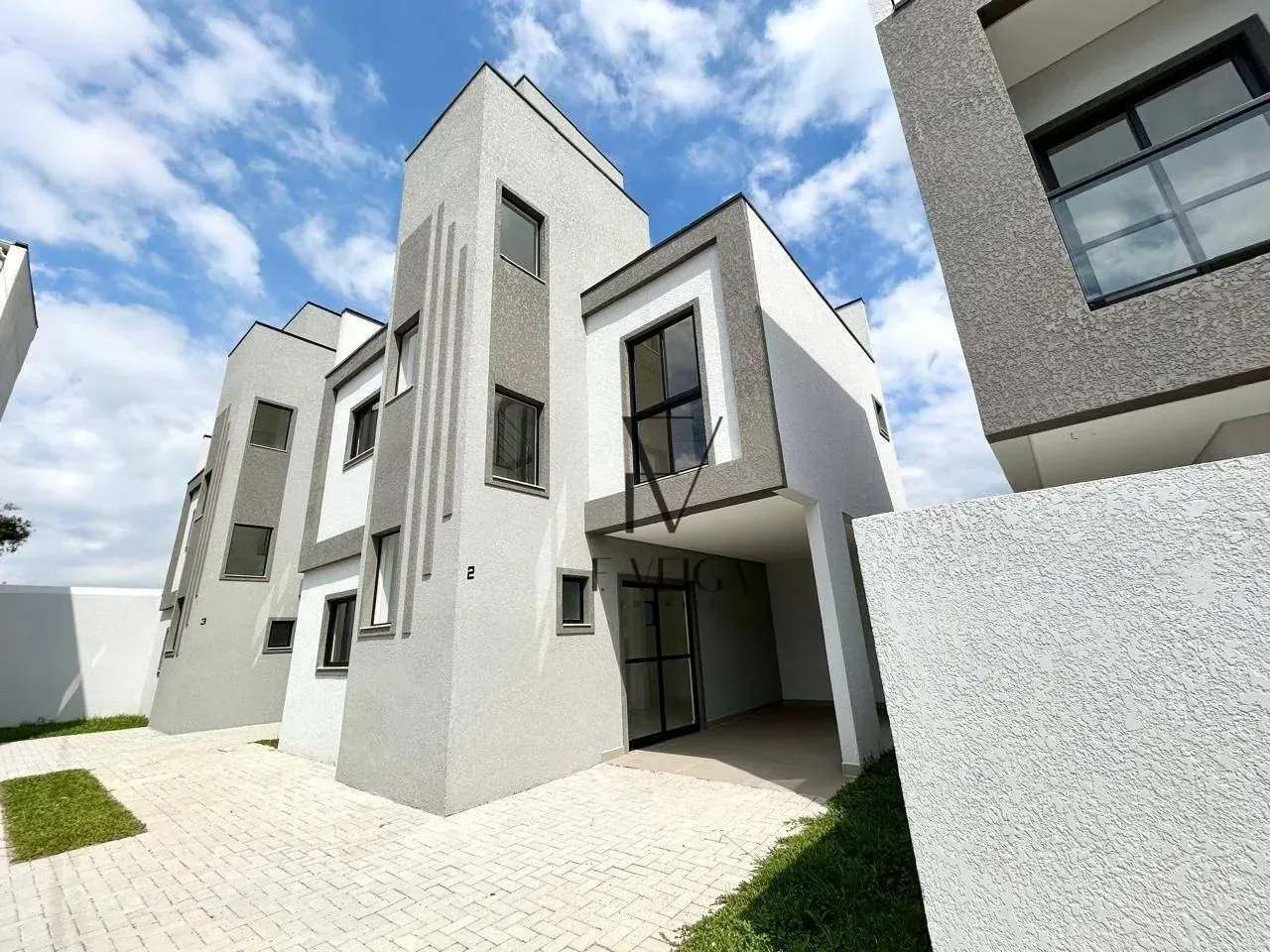 Sobrado com 3 dormitórios à venda, 134 m² por R$ 670.000,00 - Novo Mundo - Curitiba/PR