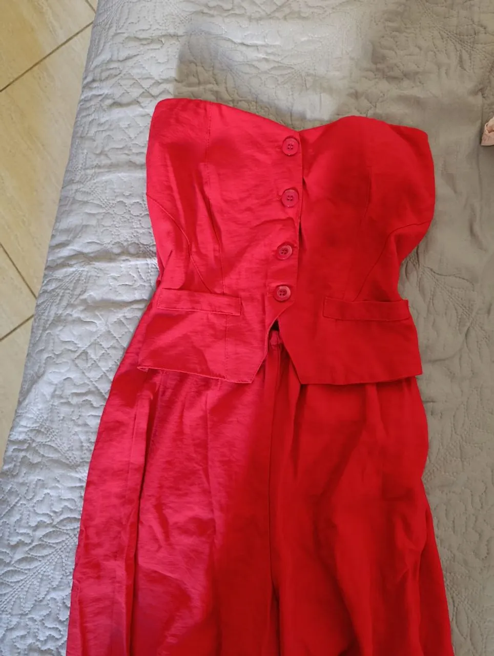 Conjunto vermelho elegante