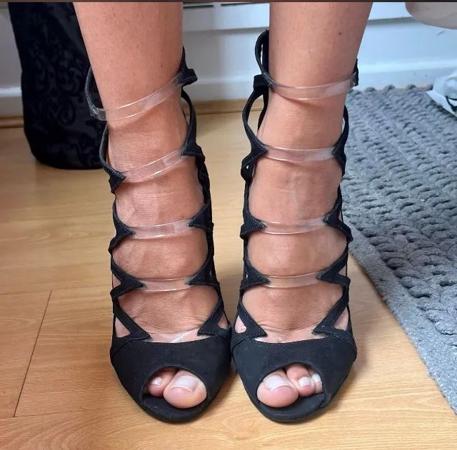 Sandália Schutz 38 (veste um 37) preta glamurosa - Foto 3