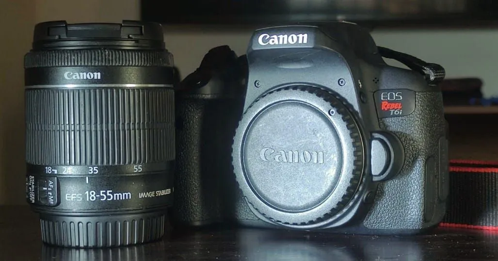 Canon EOS Rebel T6i com Lente 18-55mm